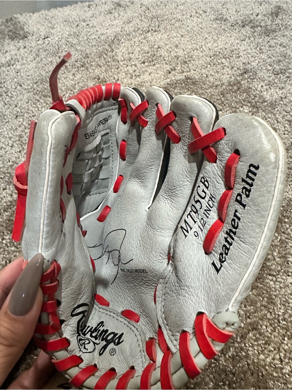 Rawlings White and Red Leather Baseball Glove - Signature Palm